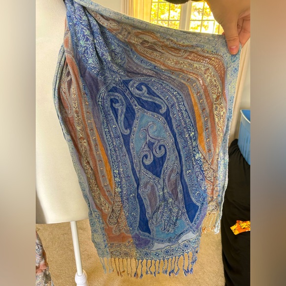 Women’s Collection Eighteen Large Scarf - Picture 4 of 7